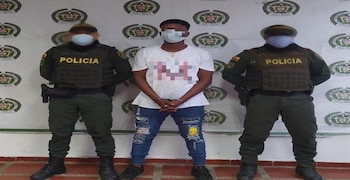 En su contra, reposa una