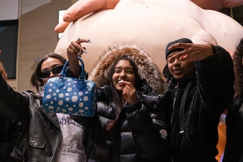 Bb Trickz se divierte con