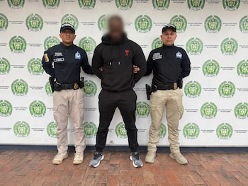 El aeropuerto internacional El Dorado de Bogotá fue escenario de la captura de Nilton Joao Brito Fernándes Varela, un ciudadano neerlandés identificado como presunto articulador de una red de narcotráfico internacional - crédito Policía Nacional/Dijín