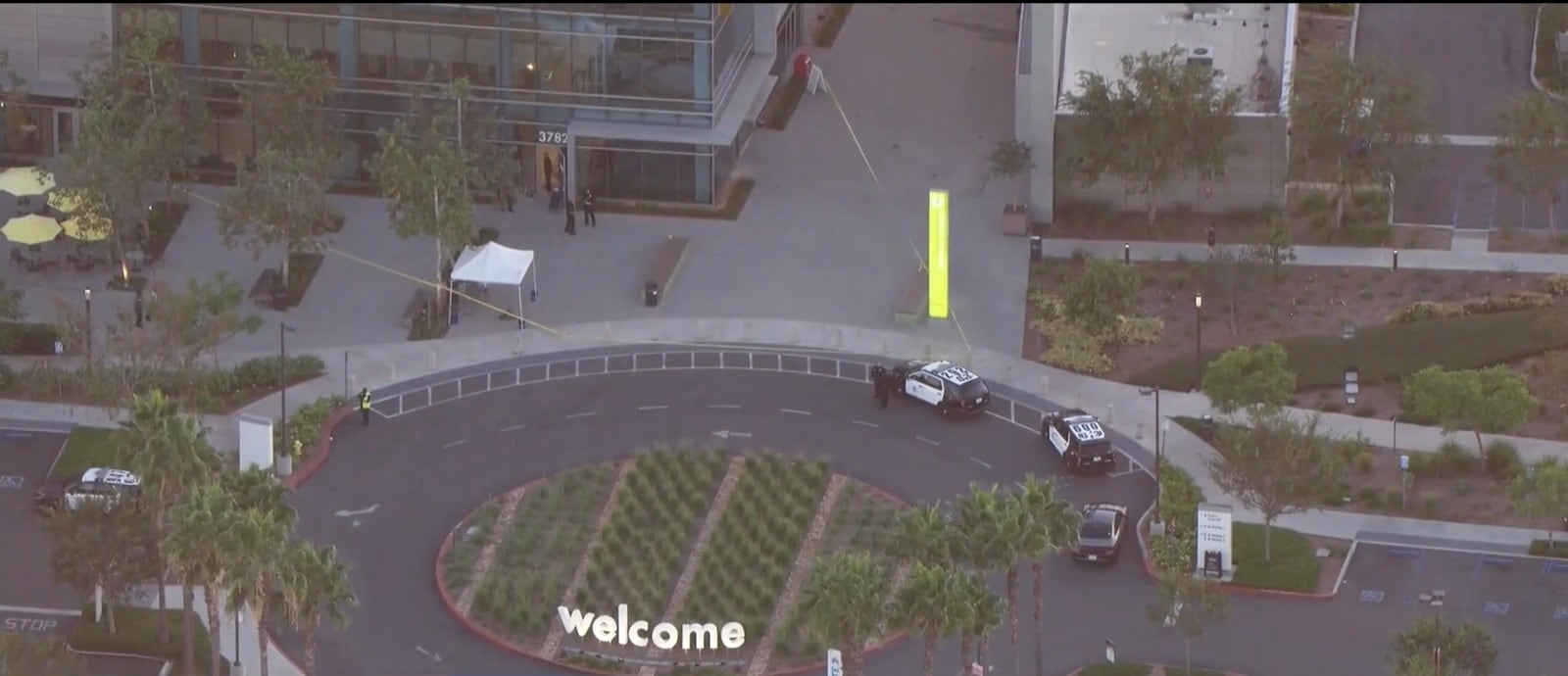 Un hombre murió y otros dos resultaron heridos de gravedad tras un ataque en Los Ángeles (Captura de video)