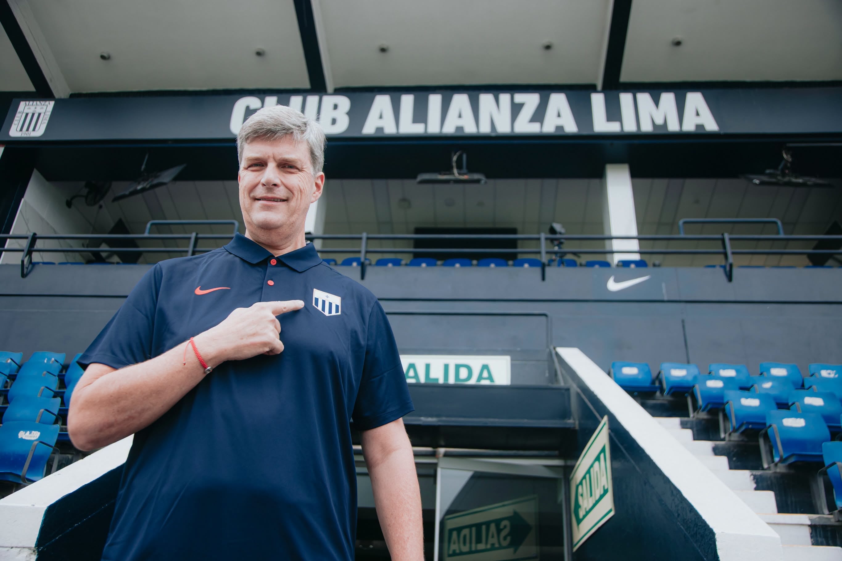 Alfredo Arosemena tomó el cargo de administrador de Alianza Lima en reemplazo de Fernando Cabada. - créditos: Alianza Lima