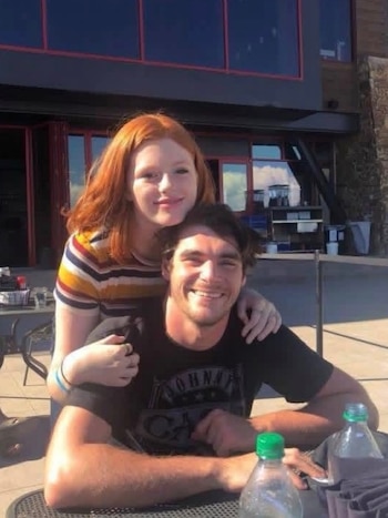 La hermana de RJ Mitte compartió el dolor que enfrenta tras la muerte del actor