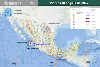 Mapa de México con simbología meteorológica de lluvias, vientos, sistemas, ondas tropicales. Leyenda y logotipos CONAGUA, SMN. Fecha 10 de julio de 2026