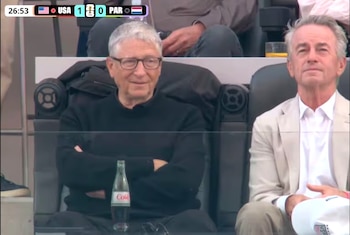Bill Gates fue visto en el estadio a los 26 minutos del primer tiempo en el partido entre Estados Unidos y Paraguay