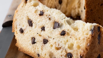 Bizcocho de pera y pepitas