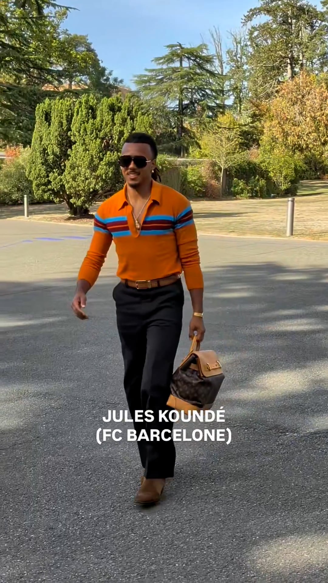 El look de Jules Koundé al llegar a la concentración de la selección de Francia