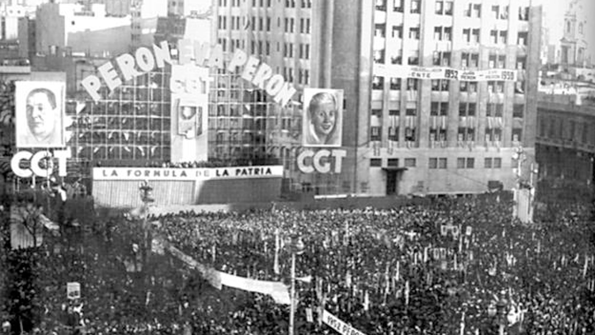 El 17 de octubre de 1951, después de algunos ensayos en receptores ubicados en comercios poco menos de un mes antes, se realizaba la primera transmisión oficial de TV en el país. Lo que mostraba era, para muchos, más esperado que el nacimiento de un nuevo medio: el regreso de Eva Perón después de estar en reposo por su enfermedad y el que sería su último discurso en un Día de la Lealtad