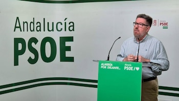 08/08/2026 Almería.- El PSOE-A exige a Moreno que atienda a las familias de las víctimas del incendio de Los Gallardos.
El secretario de Transición Ecológica Justa y Cambio Climático del PSOE de Andalucía, Rodrigo Sánchez Haro, ha exigido al presidente de la Junta de Andalucía que atienda "de manera inmediata" a los familiares de las víctimas del incendio de Los Gallardos (Almería).
POLITICA
PSOE-A
