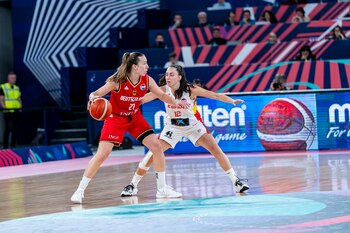 Maite Cazorla en plena defensa