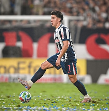 Fernando Gaibor fue de menos a más en las consideraciones de Pablo Guede y ahora es titular indiscutible en Alianza Lima. - créditos: Alianza Lima