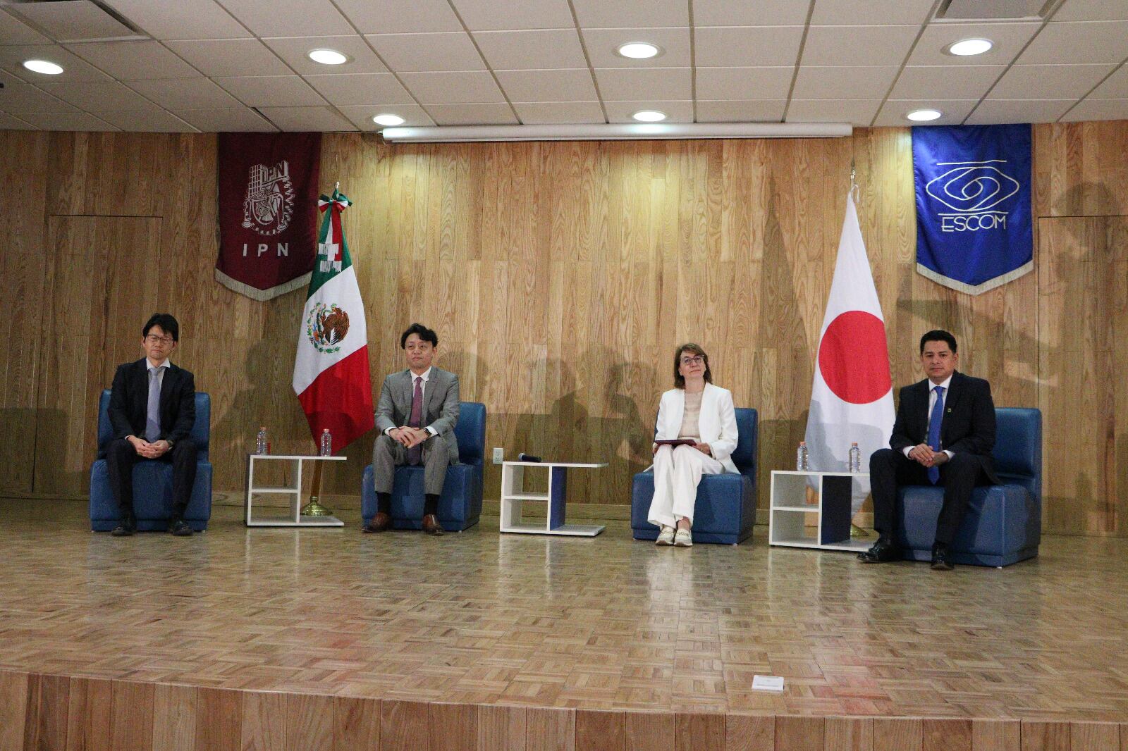 El Dr. Yutaka Matsuo de la Universidad de Tokio compartió la estrategia japonesa en inteligencia artificial en un evento celebrado en el IPN (Facebook: IPN)
