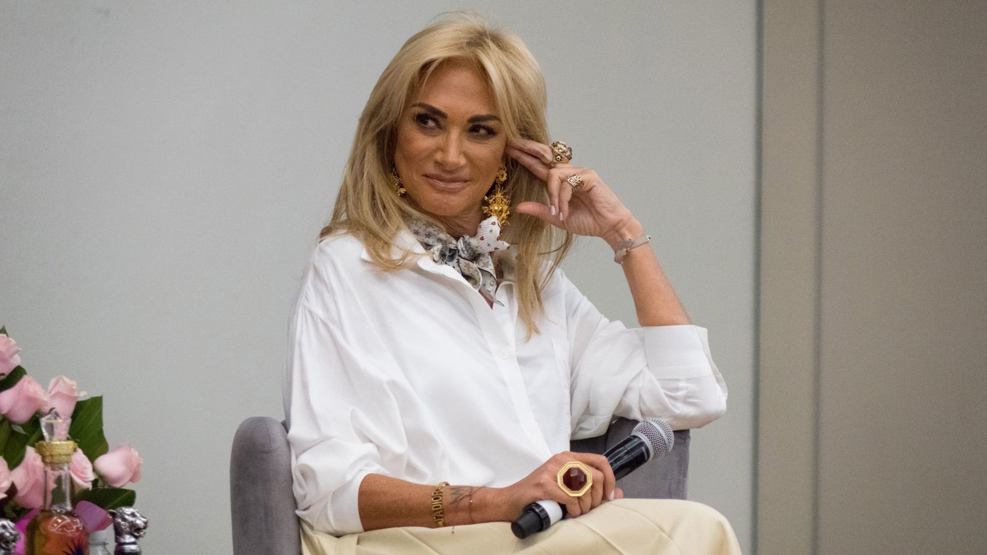Adela Micha enfrenta señalamientos públicos por presunto tráfico de influencias y cobros no declarados.Foto: Cuartoscuro