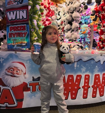 Olivia se detiene ante un