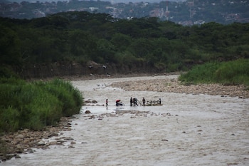 Los cuerpos de rescate estimán