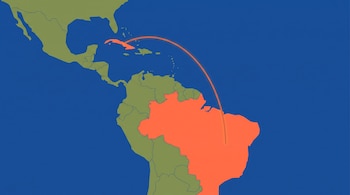 Mapa de América Latina en verde y azul con Cuba y Brasil destacados en naranja y unidos por una línea curva.