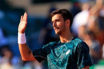 Lorenzo Musetti defeats Matteo Berrettini