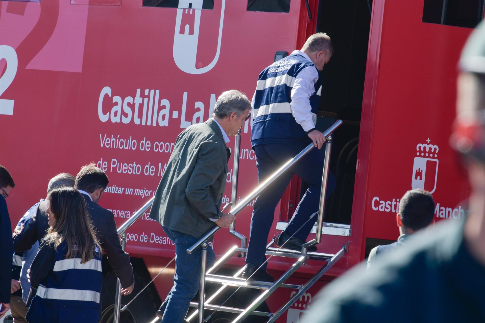 Feijóo asegura que son "imprescindibles" las responsabilidades políticas y señala a Puente