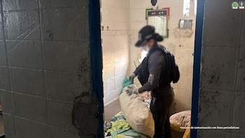 Los procedimientos en Barranquilla y Valledupar permitieron decomisar 20 teléfonos celulares en centros penitenciarios - crédito @FiscaliaCol / X
