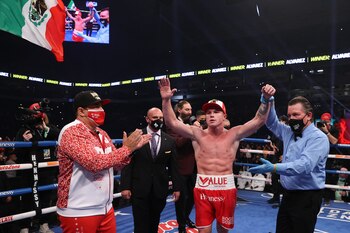 Saúl Canelo Álvarez venció al