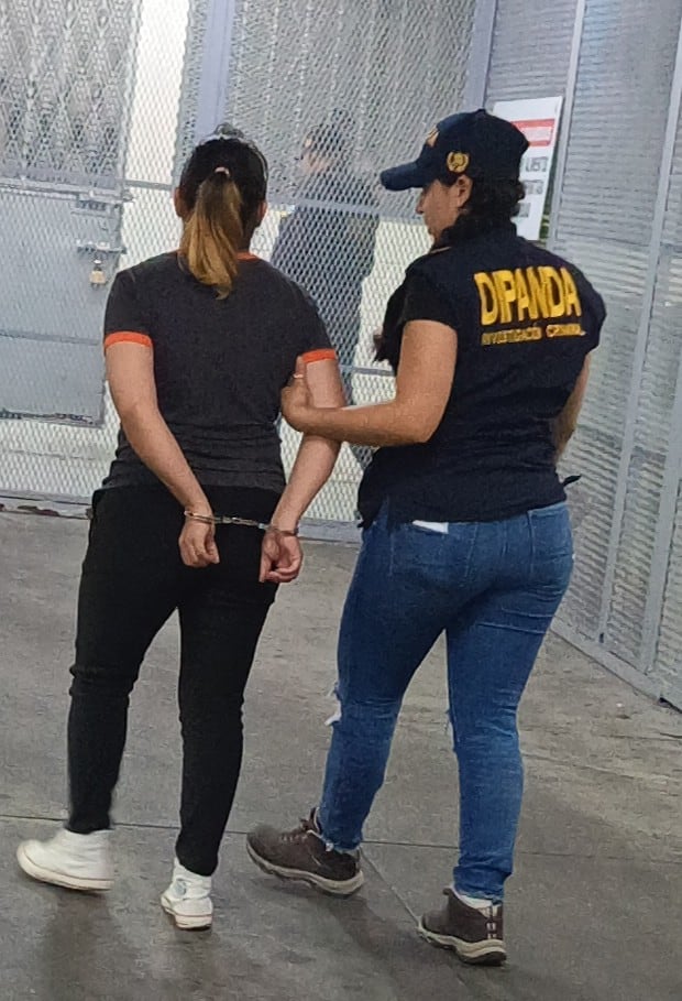 La detención de “La Canche” y “La Baby” revela el papel de mujeres en puestos clave de maras y su vinculación con delitos graves. (Cortesía: PNC Guatemala)