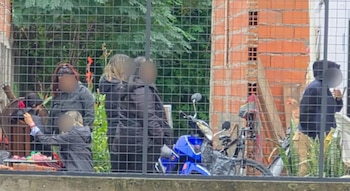 El momento en el que se realizaba el allanamiento en la vivienda (Gentileza: Diario Panorama)