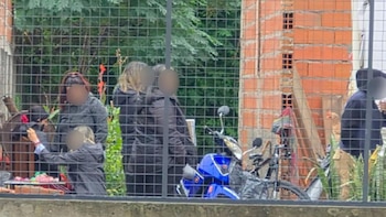 Un adolescente abusó a dos nenas de 4 y 5 años, grabó los ataques y fue detenido junto a su familia