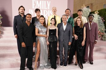 Netflix había anunciado con entusiasmo la renovación de "Emily en París" para una quinta temporada (Foto Jordan Strauss/Invision/AP)