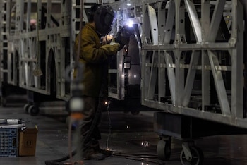 El puesto de de soldador-acomodador