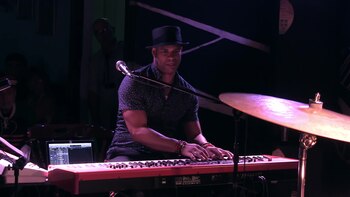 Como el agua que golpea