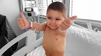 Miqueas tiene dos años y