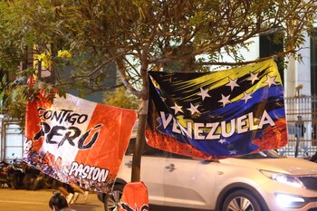 Banderas, polos y camisas también