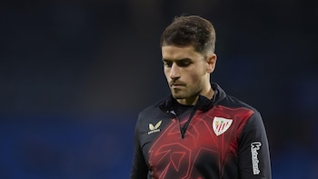 El centrocampista del Athletic Club Beñat Prados, baja ante el FC Barcelona por una lesión muscular