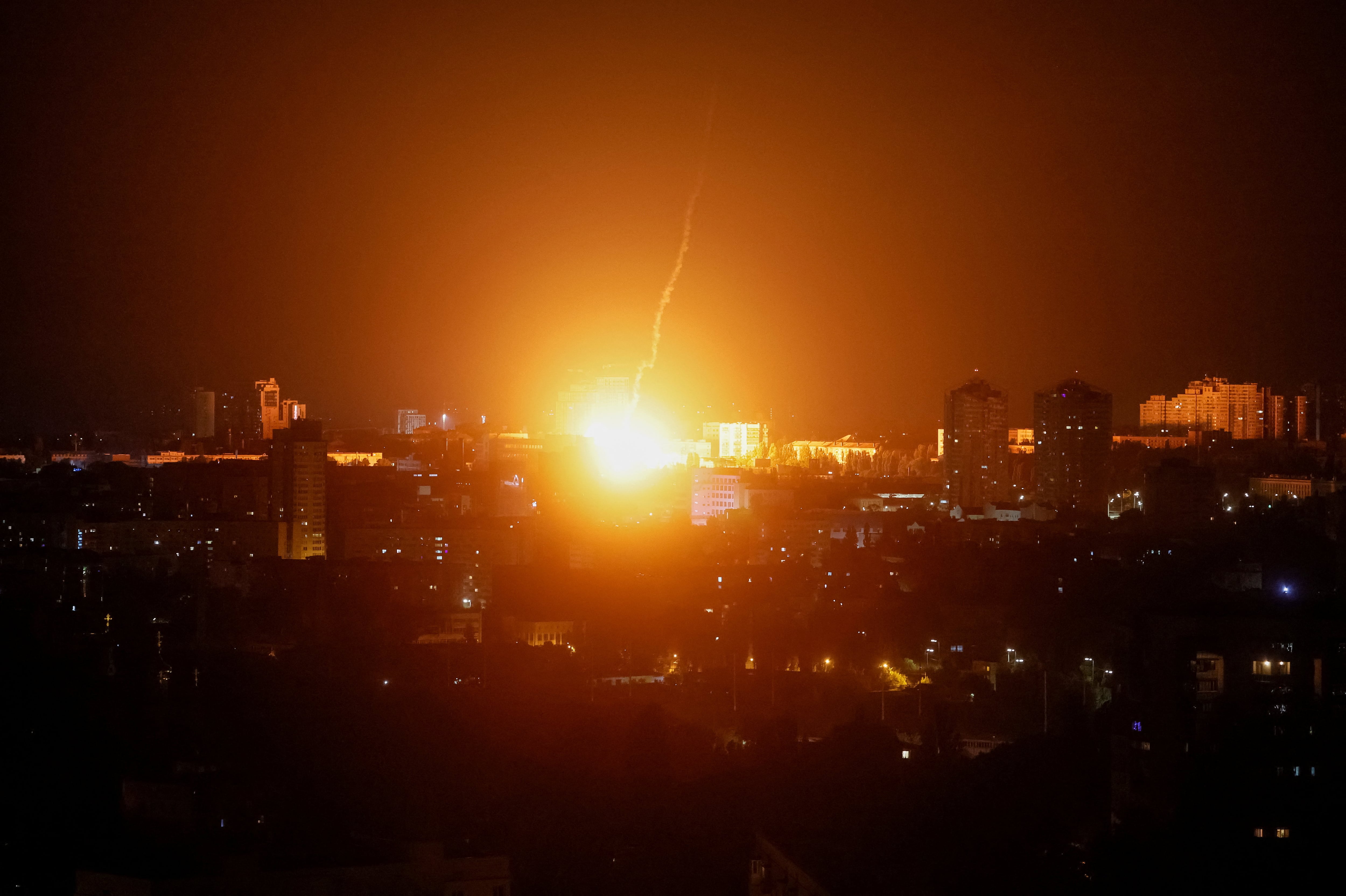 Rusia lanzó un ataque masivo con misiles y drones contra Kiev: al menos cuatro muertos y más de una decena de heridos (REUTERS/ARCHIVO)