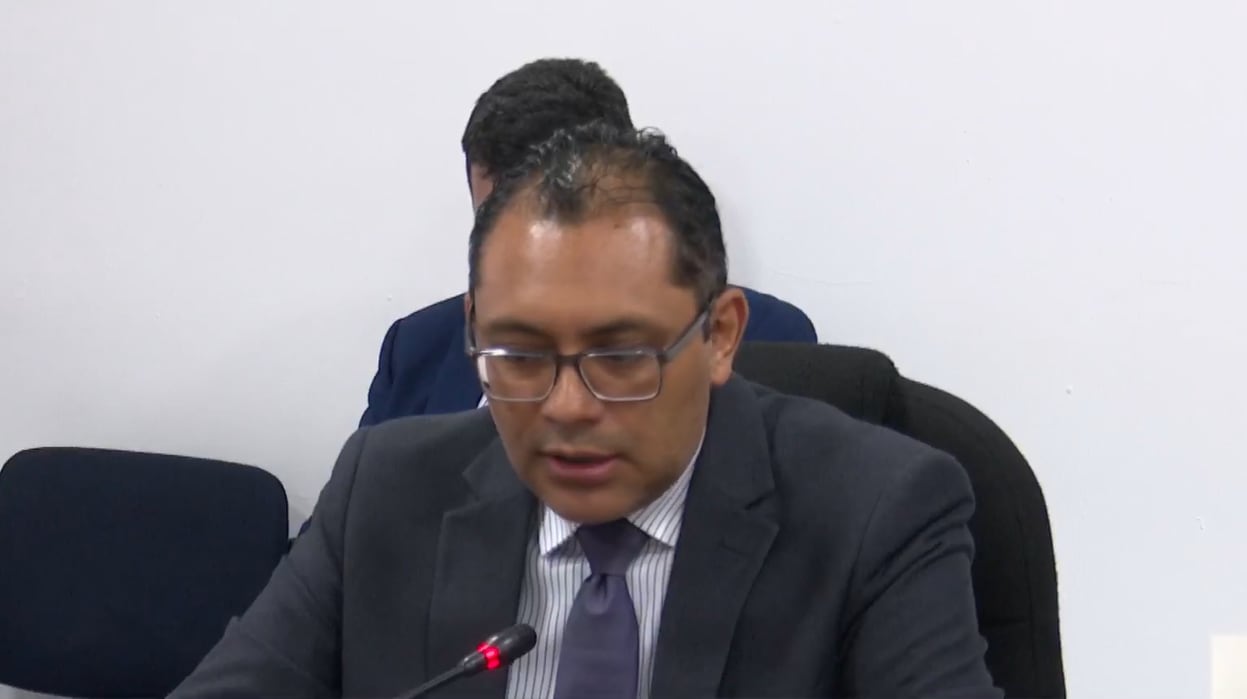 Marlon Gabriel explica el préstamo del BID por USD 100 millones: “El objetivo es cubrir las necesidades para establecer un modelo integral de atención a la población estudiantil, combinando fortalecimiento de capacidades institucionales y el otorgamiento de becas”.