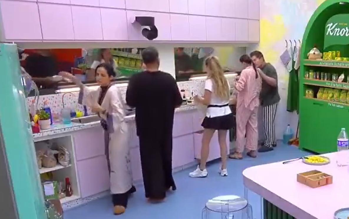 Aldo Rendón y Mariana Ochoa tuvieron un desencuentro durante el desayuno (Captura de pantalla )