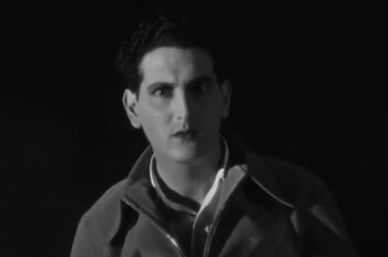 Tres personas encuentran un convento