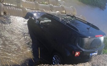 Así quedó la camioneta que