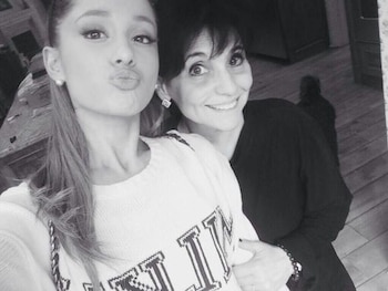Ariana Grande y su madre
