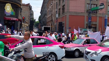 Cierre vial manifestación Eje Central Donceles CDMX