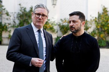 Ucrania mantuvo una reunión “constructiva” con Francia y el Reino Unido de cara al eventual despliegue de tropas de paz (REUTERS)
