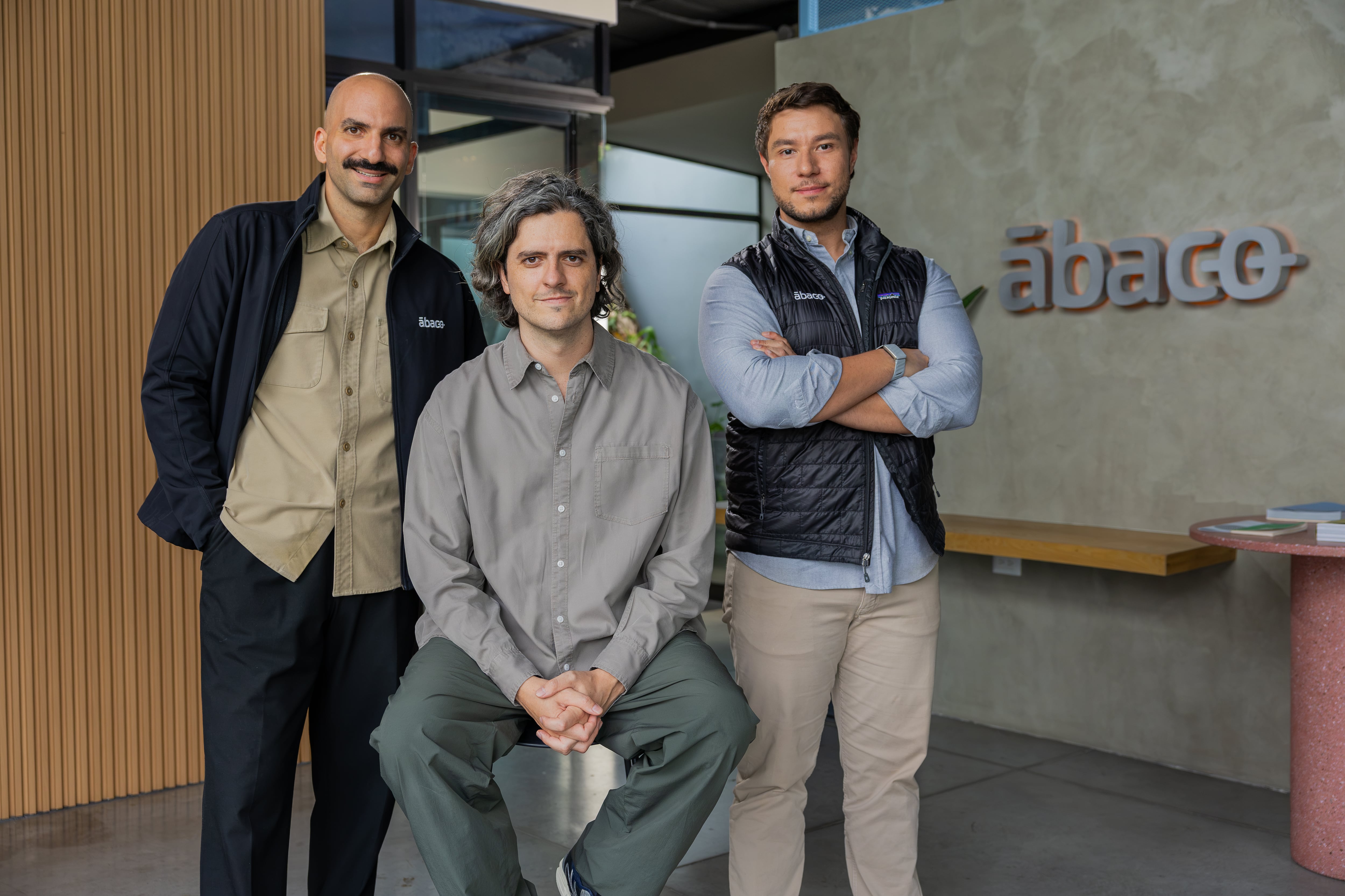 La fintech fue fundada en 2023 en El Salvador por Alejandro McCormack, Carlos Villalobos y Moisés Hasbún./ (Ábaco Technologies)