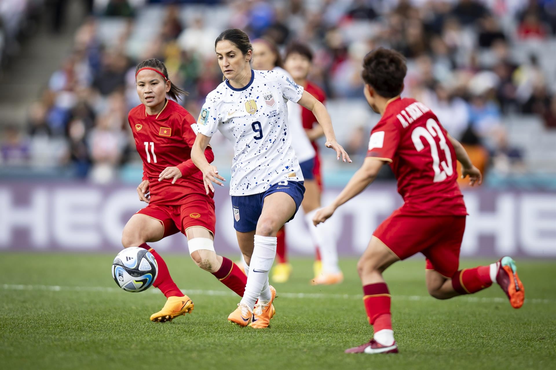 Savannah DeMelo demanda a médicos de su club tras un paro cardíaco en pleno partido