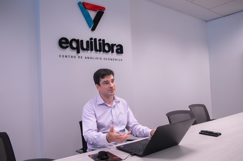 Lorenzo Sigaut Gravina proyecta crecimiento moderado para 2026 y advierte límites en la generación de empleo formal