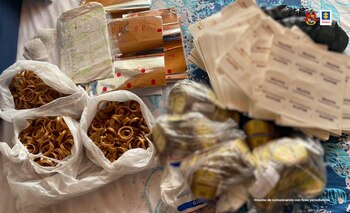 Con marquillas y etiquetas falsas los delincuentes le daban apariencia de legalidad al licor adulterado - crédito Fiscalía