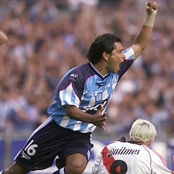 Gerardo Bedoya gritando su gol,