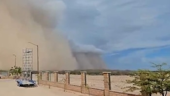 Una fuerte tormenta de arena impactó Hermosillo, Sonora.
Crédito: Kino Ranch / Captura de pantalla