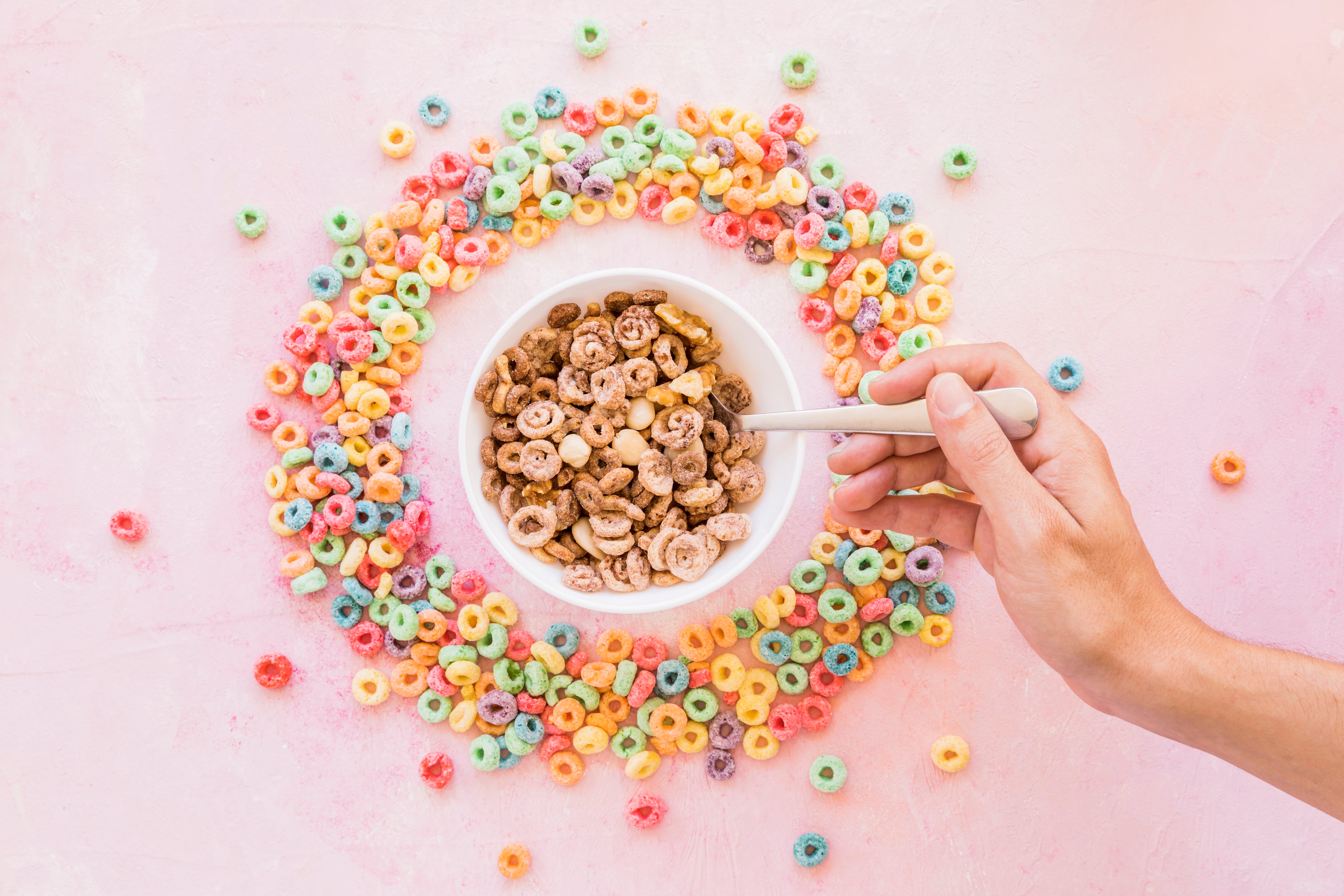 El 85% de las ventas actuales de cereales en Target ya corresponde a productos libres de colorantes artificiales. Fuente: Freepick