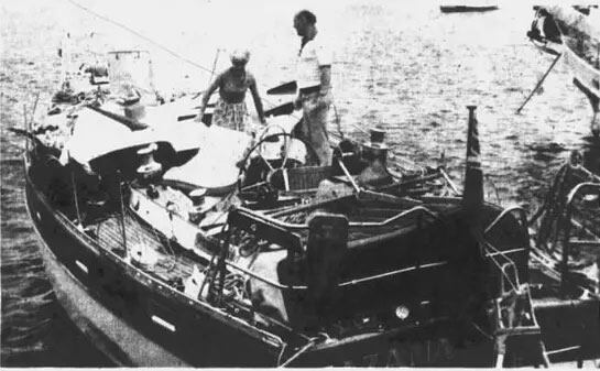 Tami Oldham y Richard Sharp antes de zarpar en el velero Hazaña