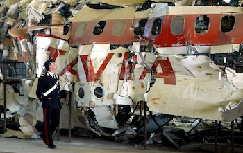 Los restos reconstruidos del avión McDonnell Douglas DC-9 de la aerolínea Itavia, expuestos en el Museo por la Memoria de Ustica en Bolonia (Museo per la Memoria di Ustica)