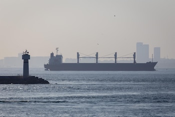 El tráfico marítimo en Odesa y otros puertos ucranianos cayó drásticamente tras el aumento de impactos rusos (Europa Press)